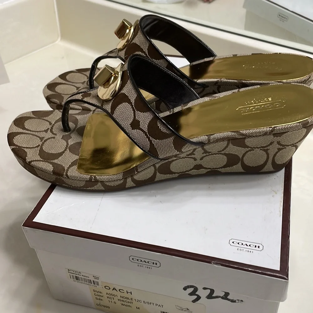 Coach - Picture 5 of 5